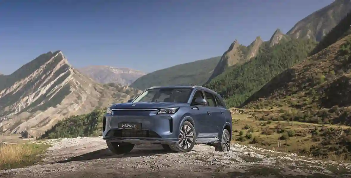 Новость EVOLUTE (Будь последовательным: EVOLUTE i‑SPACE в цепи дагестанских гор)